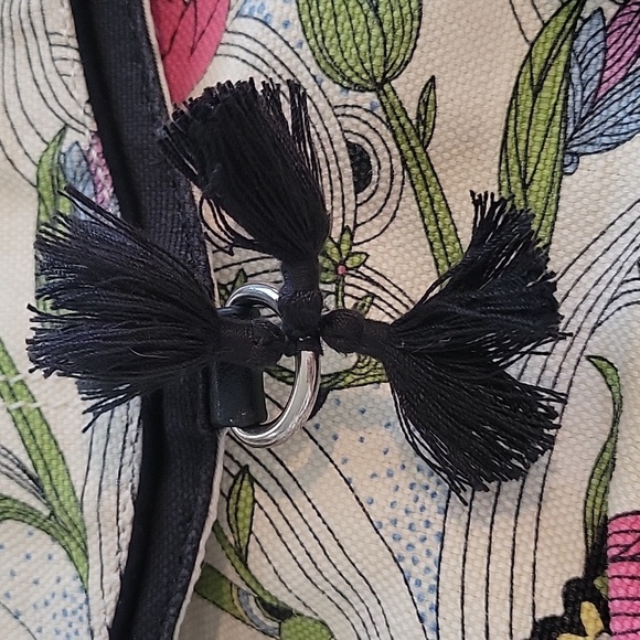 Sakroots By The Sak Convertible Colette Backpack Shoulder Bag White Peace Dove - Picture 3 of 7